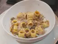 En krämig salsicciapasta med svamp och örter, en rätt som Benjamin skulle älska.