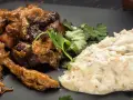 Saftig pulled pork med en krämig coleslaw och färsk koriander. En klassisk kombination som smakar fantastiskt.