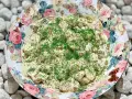 Krämig potatissallad med dill och gräslök, perfekt för sommarens alla tillfällen. Ett enkelt potatissallad recept som alla älskar.