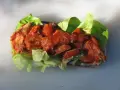 Enkel smörgås med makrill i tomatsås, sallad och en klick majonnäs. Ett snabbt och gott recept för en lunch.