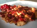 Kolbulle recept: Pannkaksliknande godsak med stekt fläsk och lingonsylt.