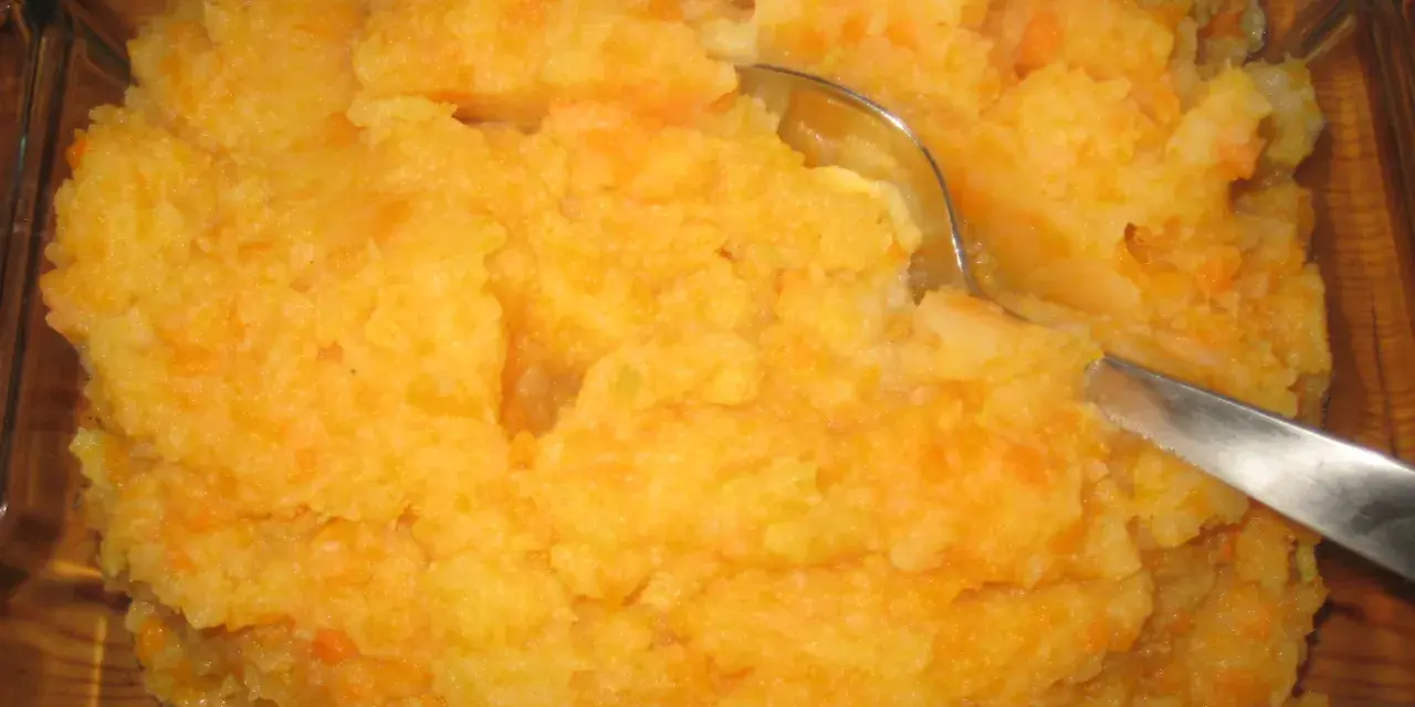 En härlig rotmos, perfekt till fläsk. Ett enkelt rotmos recept som passar alla.