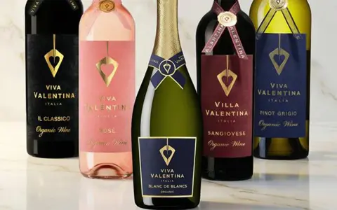 Fem flaskor ekologiskt vin från Viva Valentina, perfekt vin till saltimbocca. Välj mellan rött, rosé, vitt eller bubbel.